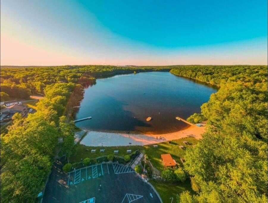 Peaceful Luxury At Big Bass Lake In Gouldsboro, Pa Villa Exterior photo